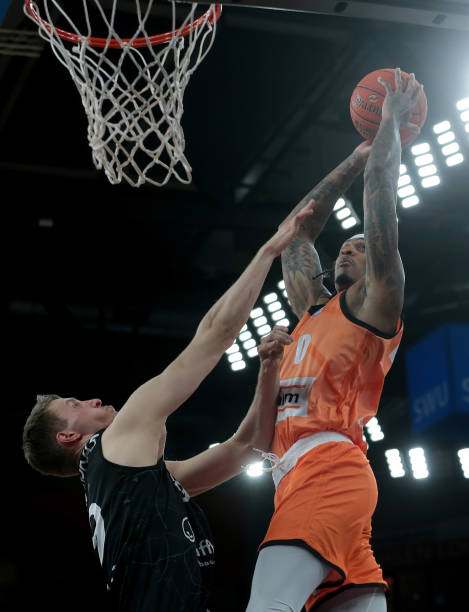 战席位极为 战席位极为