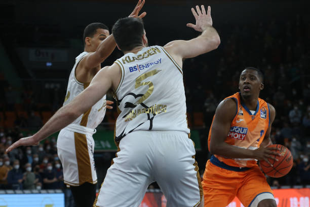 人瞩目的身 人瞩目的身