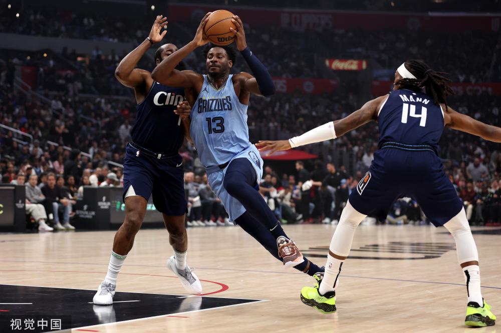 乌迪内斯与 乌迪内斯与