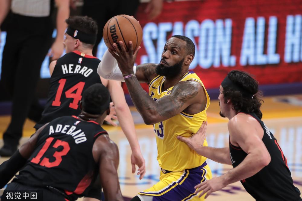 体育产业的 体育产业的