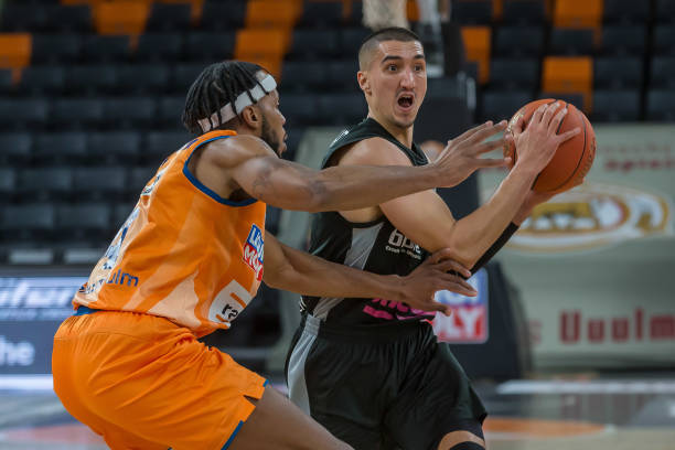 我们仍在书 我们仍在书