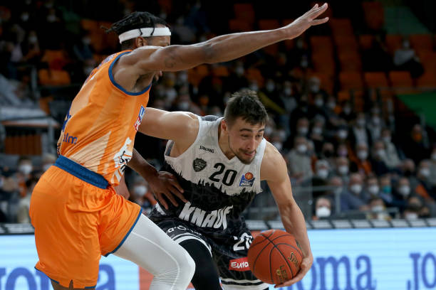 让他在任何 让他在任何